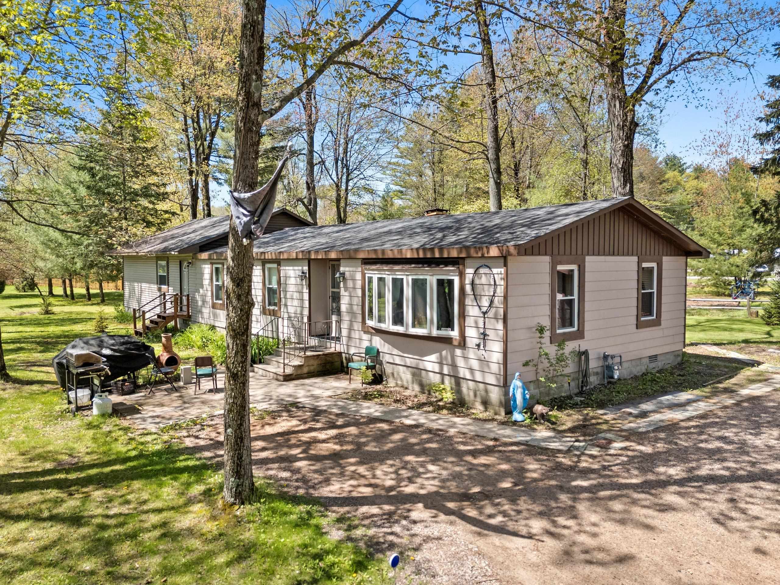 Shawano, Wisconsin 54166, United States, 3 Bedrooms Bedrooms, ,2 BathroomsBathrooms,Residential,Active,133645