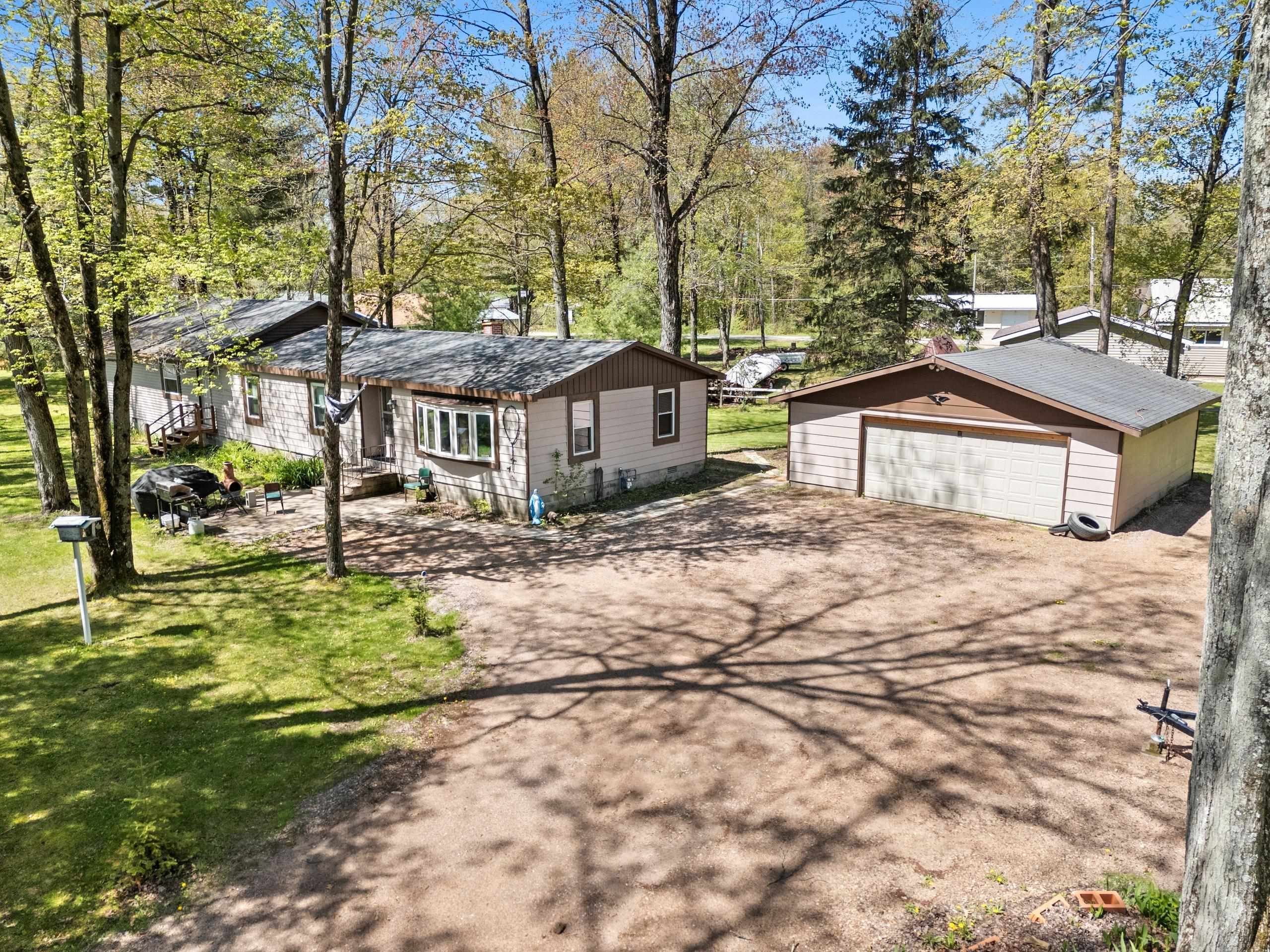 Shawano, Wisconsin 54166, United States, 3 Bedrooms Bedrooms, ,2 BathroomsBathrooms,Residential,Active,133645