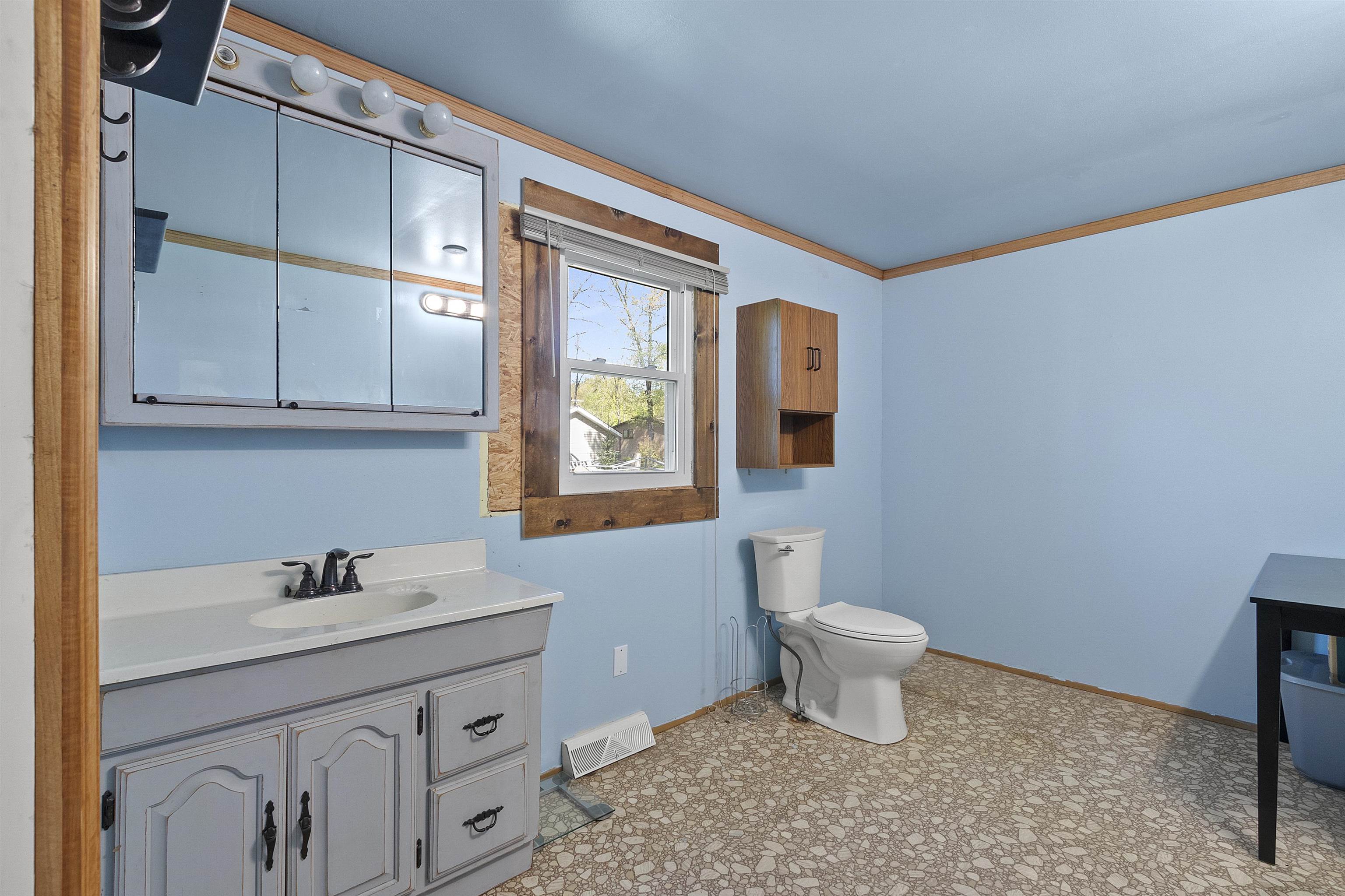 Shawano, Wisconsin 54166, United States, 3 Bedrooms Bedrooms, ,2 BathroomsBathrooms,Residential,Active,133645