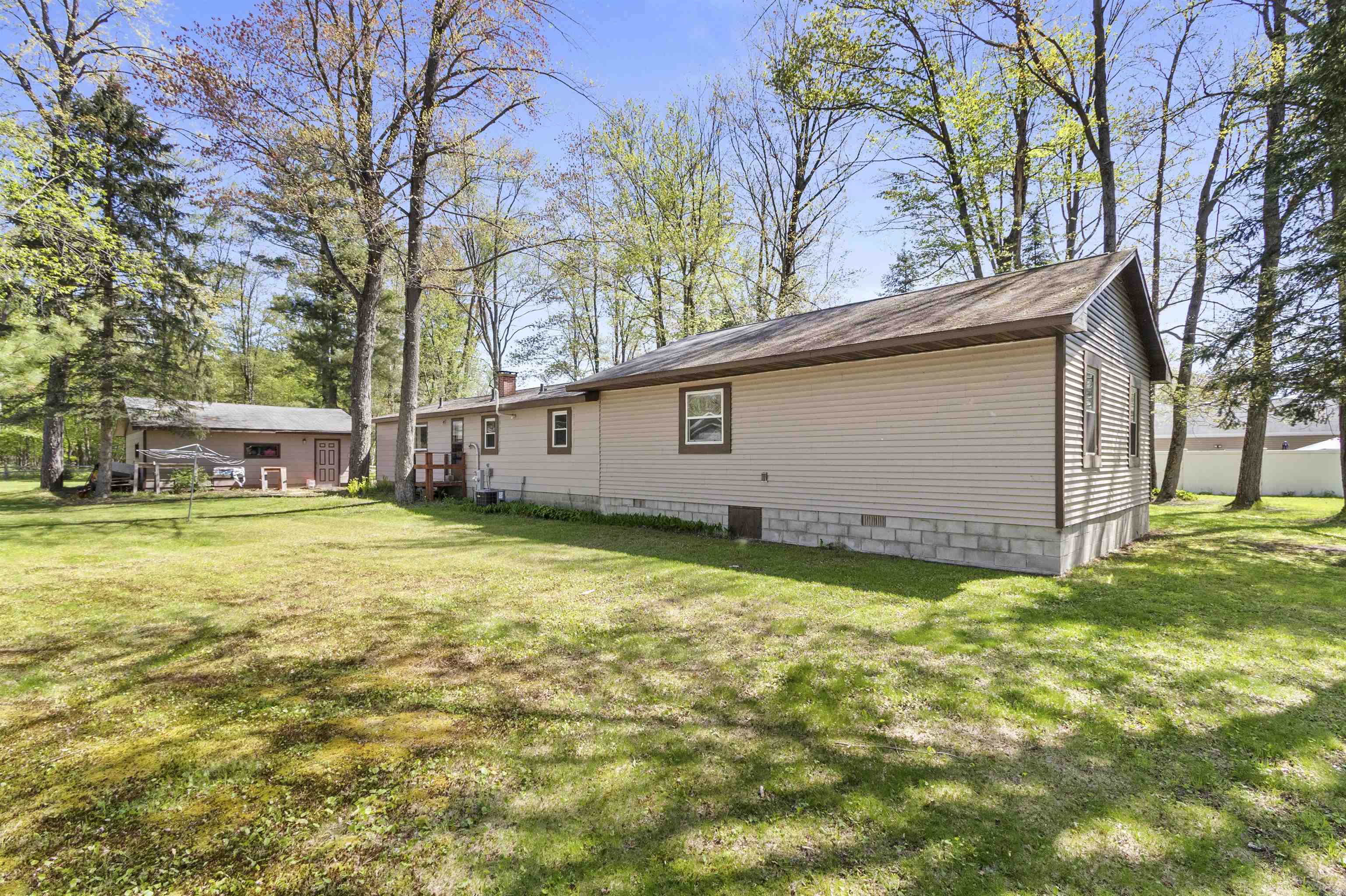 Shawano, Wisconsin 54166, United States, 3 Bedrooms Bedrooms, ,2 BathroomsBathrooms,Residential,Active,133645