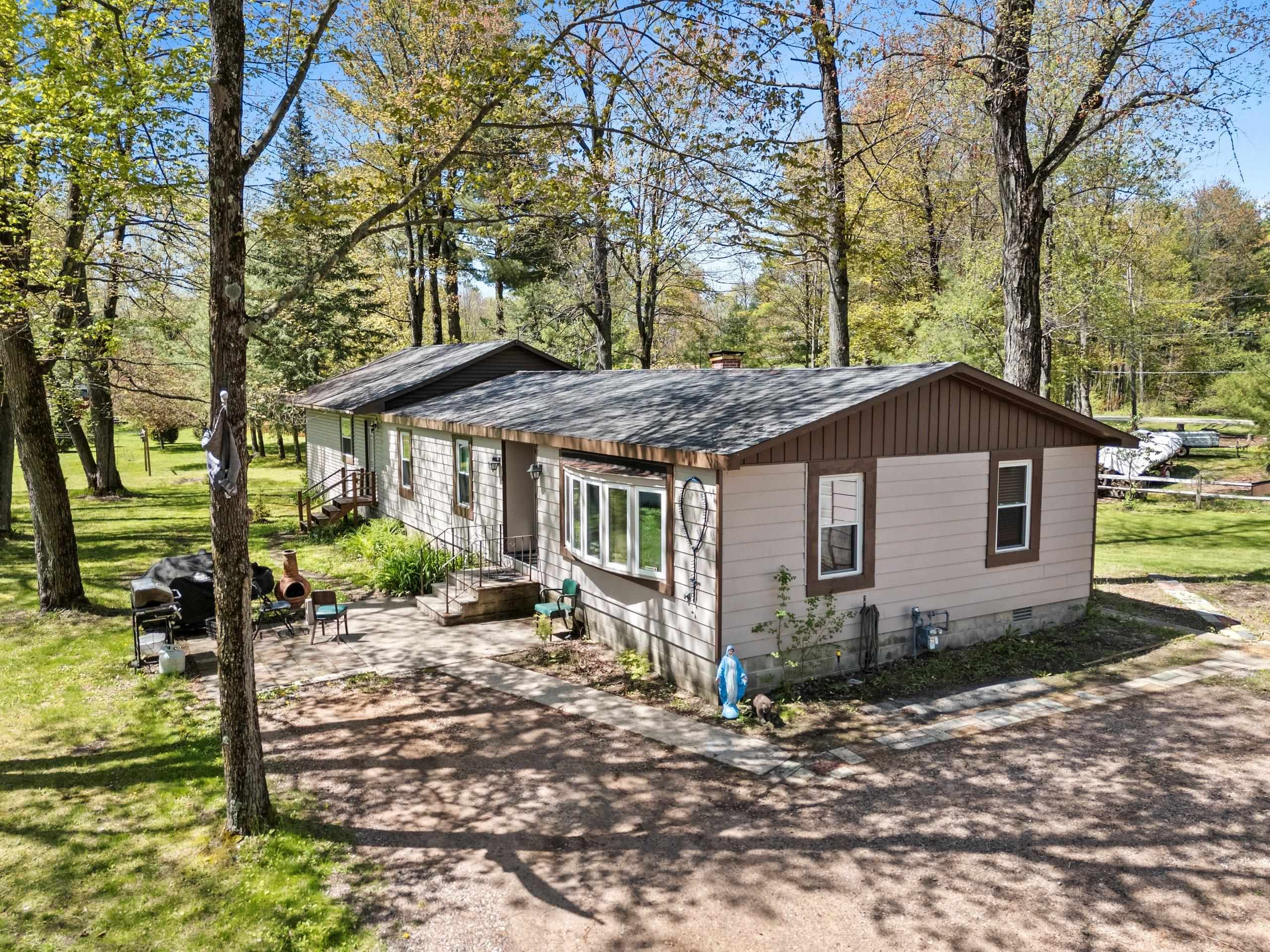 Shawano, Wisconsin 54166, United States, 3 Bedrooms Bedrooms, ,2 BathroomsBathrooms,Residential,Active,133645