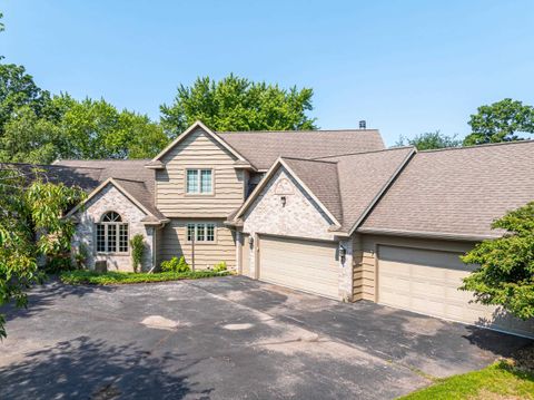 Photo of 1749 HAWTHORNE HEIGHTS Drive, DE PERE, WI 54115 (MLS # 50311498)