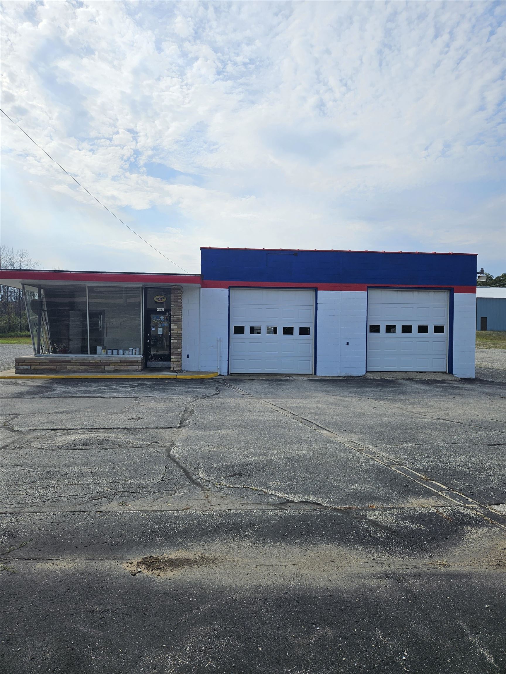 Photo 1 of 12 — 4703 10TH Street, MENOMINEE, MI 49858