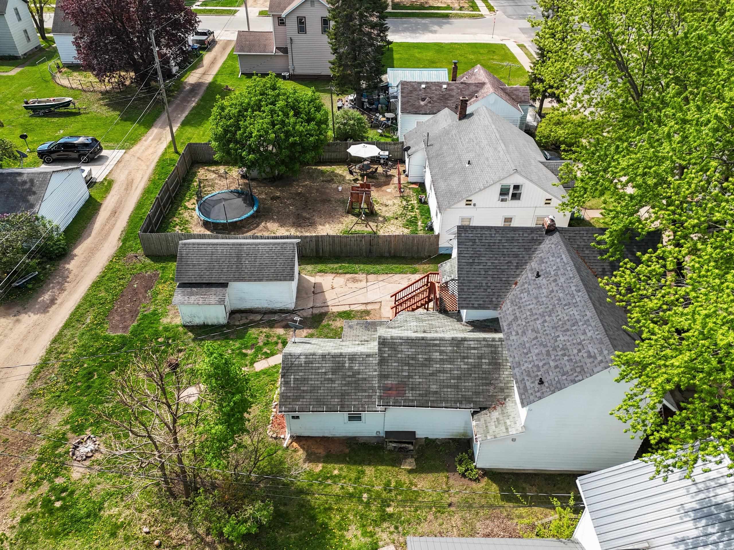 Shawano, Wisconsin 54166, United States, 4 Bedrooms Bedrooms, ,2 BathroomsBathrooms,Residential,Active,194310