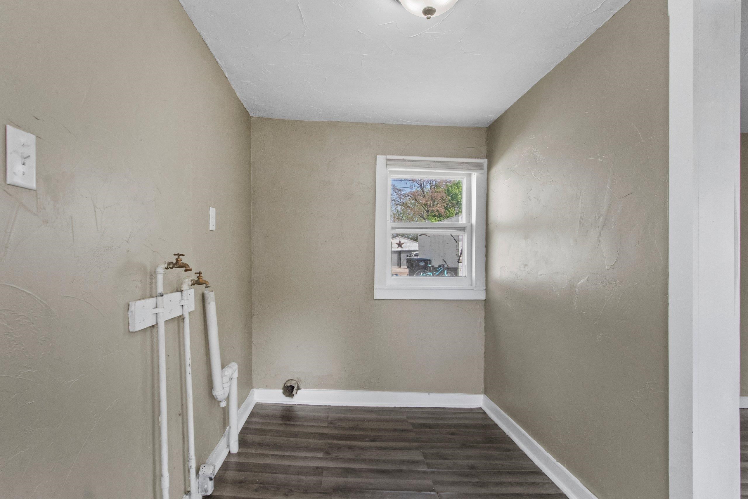 Shawano, Wisconsin 54166, United States, 4 Bedrooms Bedrooms, ,2 BathroomsBathrooms,Residential,Active,194310