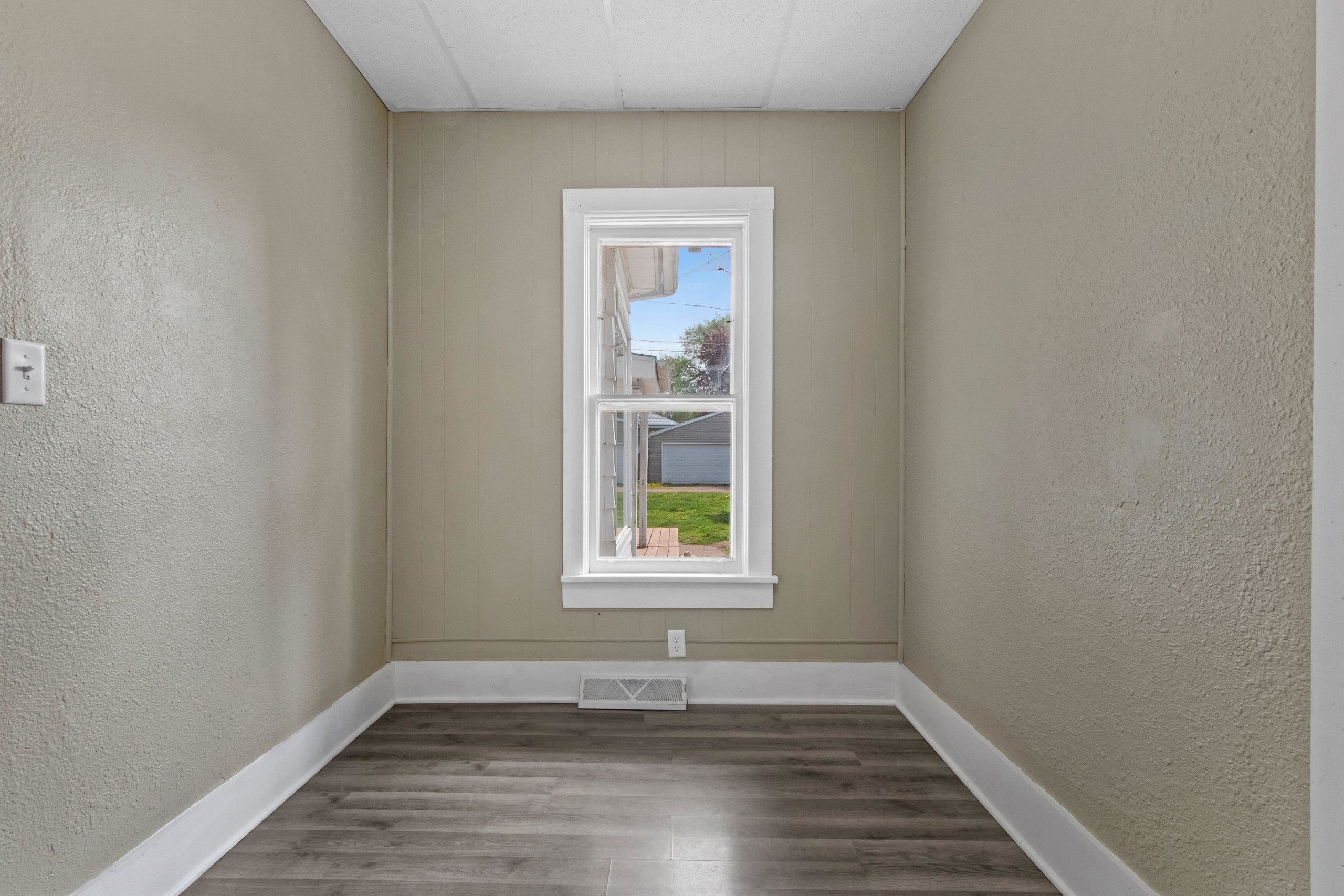 Shawano, Wisconsin 54166, United States, 4 Bedrooms Bedrooms, ,2 BathroomsBathrooms,Residential,Active,194310