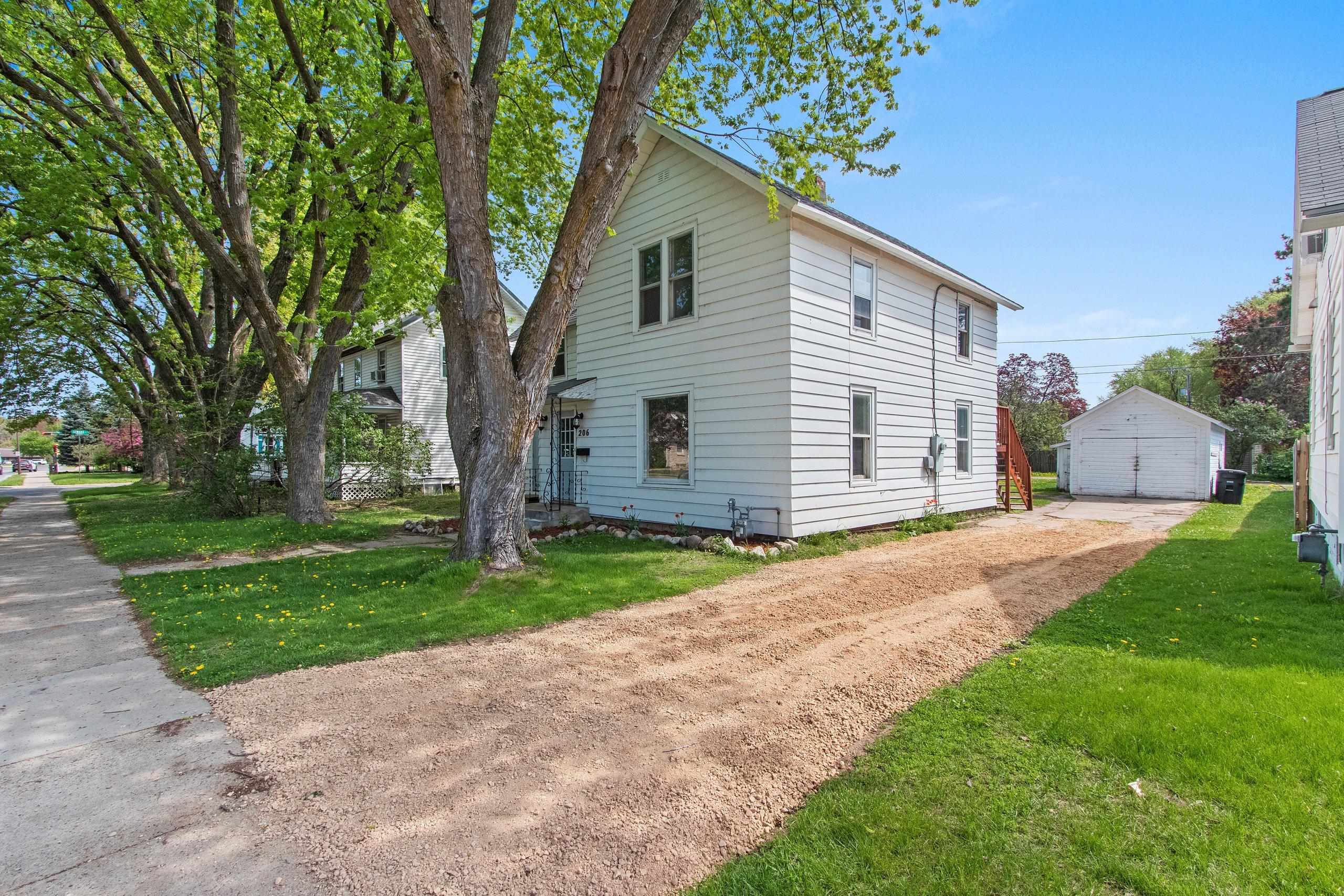 Shawano, Wisconsin 54166, United States, 4 Bedrooms Bedrooms, ,2 BathroomsBathrooms,Residential,Active,194310