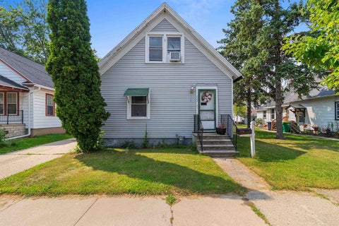 Photo of 725 ST GEORGE Street, GREEN BAY, WI 54302 (MLS # 50330165)