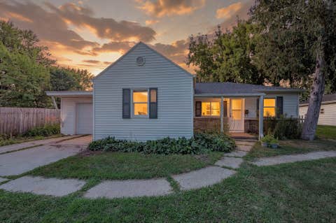 Photo of 524 S 6TH Street, DE PERE, WI 54115 (MLS # 50330504)