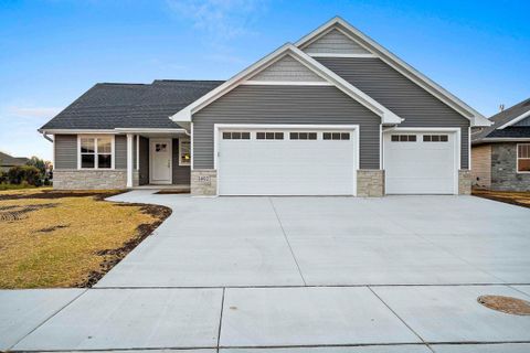 Photo of 1402 CROSSROADS Drive, DE PERE, WI 54115 (MLS # 50317078)