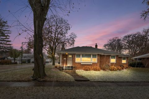 Photo of 1003 EVANS Street, OSHKOSH, WI 54901 (MLS # 50318433)