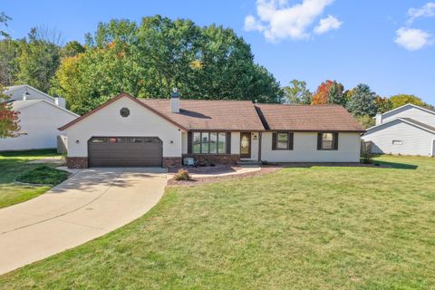 Photo of 2476 FAIRHAVEN Drive, GREEN BAY, WI 54311 (MLS # 50316187)
