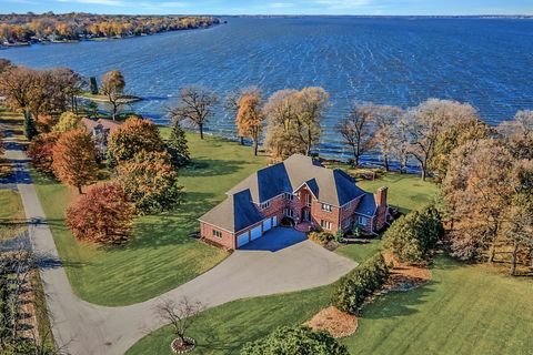 Photo of 3050 WALDWIC Lane, OSHKOSH, WI 54904 (MLS # 50316748)