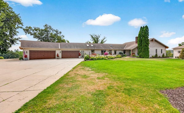 209 MAIN ST, WRIGHTSTOWN, WI 54180 - Image 062fb98bfe69661b81ddd69a75287c43/1998022624