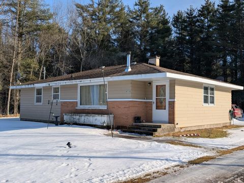 Photo of W5189 BIRCH CREEK ROAD NO 6, MENOMINEE, MI 49858 (MLS # 50321646)