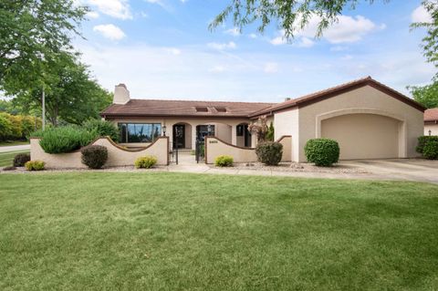 Photo of 3401 N FIESTA Drive, APPLETON, WI 54911 (MLS # 50320594)