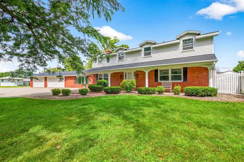 Photo of 216 E MAIN Street, HORTONVILLE, WI 54944 (MLS # 50315602)