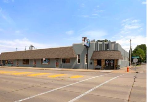 Photo of 618 W WISCONSIN Avenue, APPLETON, WI 54911 (MLS # 50320666)