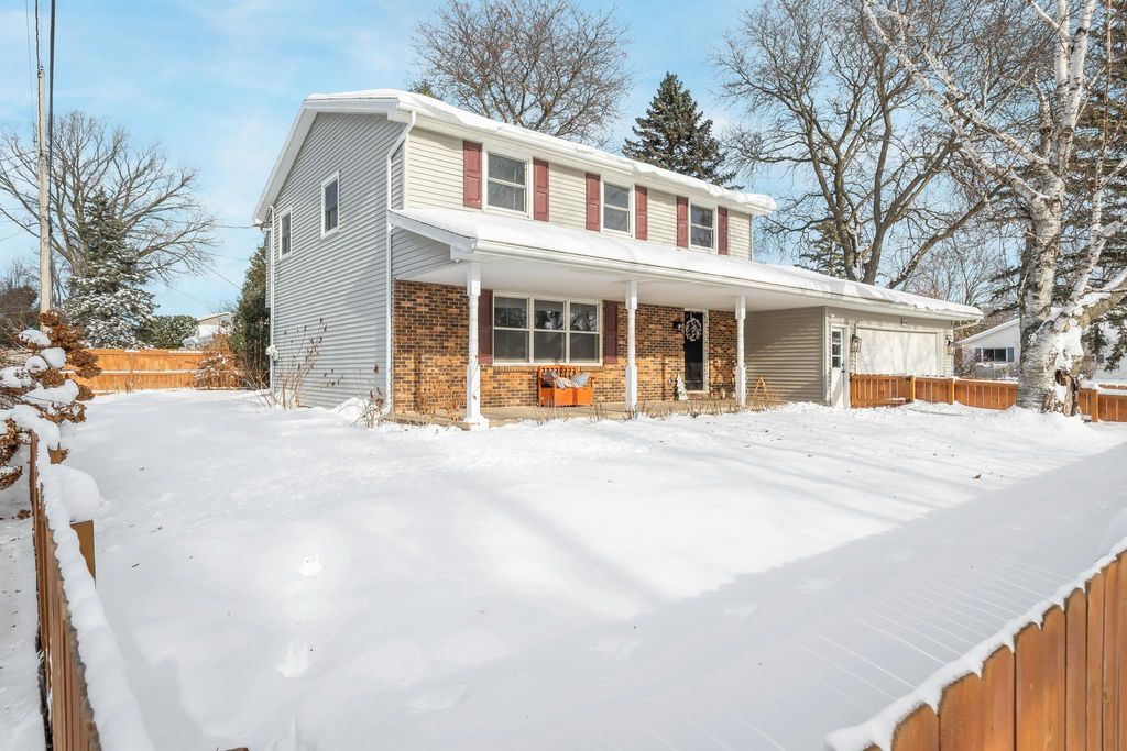 Photo of 1820 W GLENDALE Avenue, APPLETON, WI 54914 (MLS # 50319154)