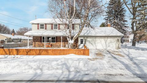 Photo of 1820 W GLENDALE Avenue, APPLETON, WI 54914 (MLS # 50319154)