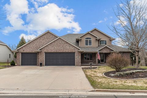 114 SHALIMAR Court COMBINED LOCKS WI 54113