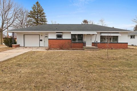 Photo of 1202 2ND Street, KEWAUNEE, WI 54216 (MLS # 50322268)