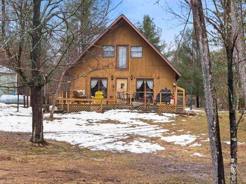 Photo of W8796 SMITH CREEK Road, CRIVITZ, WI 54114 (MLS # 50323101)