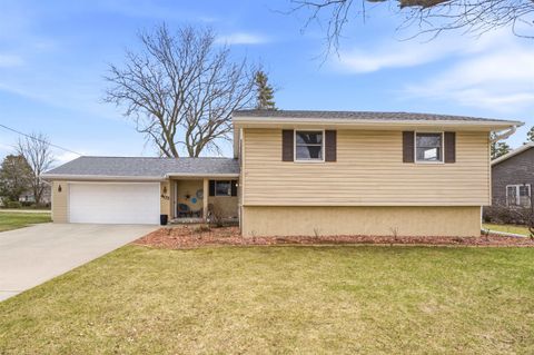 403 ORCHARD Lane LITTLE CHUTE WI 54140