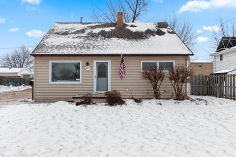 Photo of 417 W 3RD Street, KIMBERLY, WI 54136 (MLS # 50320321)