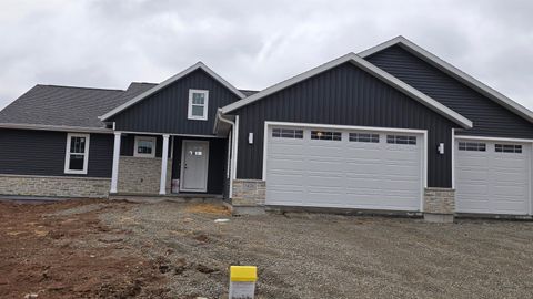 Photo of 1626 FOUNDERS Street, NEENAH, WI 54956 (MLS # 50321927)