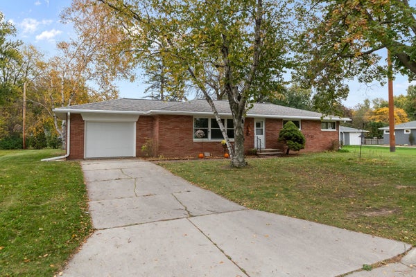 3623 S CLAY ST, GREEN BAY, WI 54301 - Image 0a0b63de7d9c52cf9d8f3dfc82780fbe/3520941626