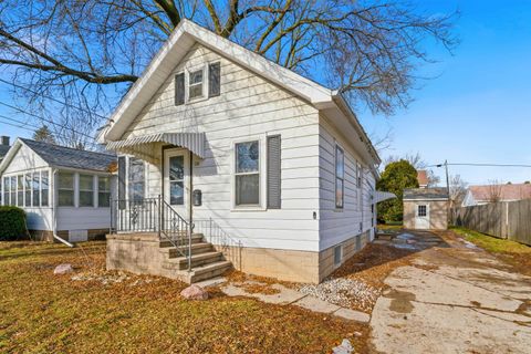 Photo of 528 E MAPLE Street, APPLETON, WI 54915 (MLS # 50319906)