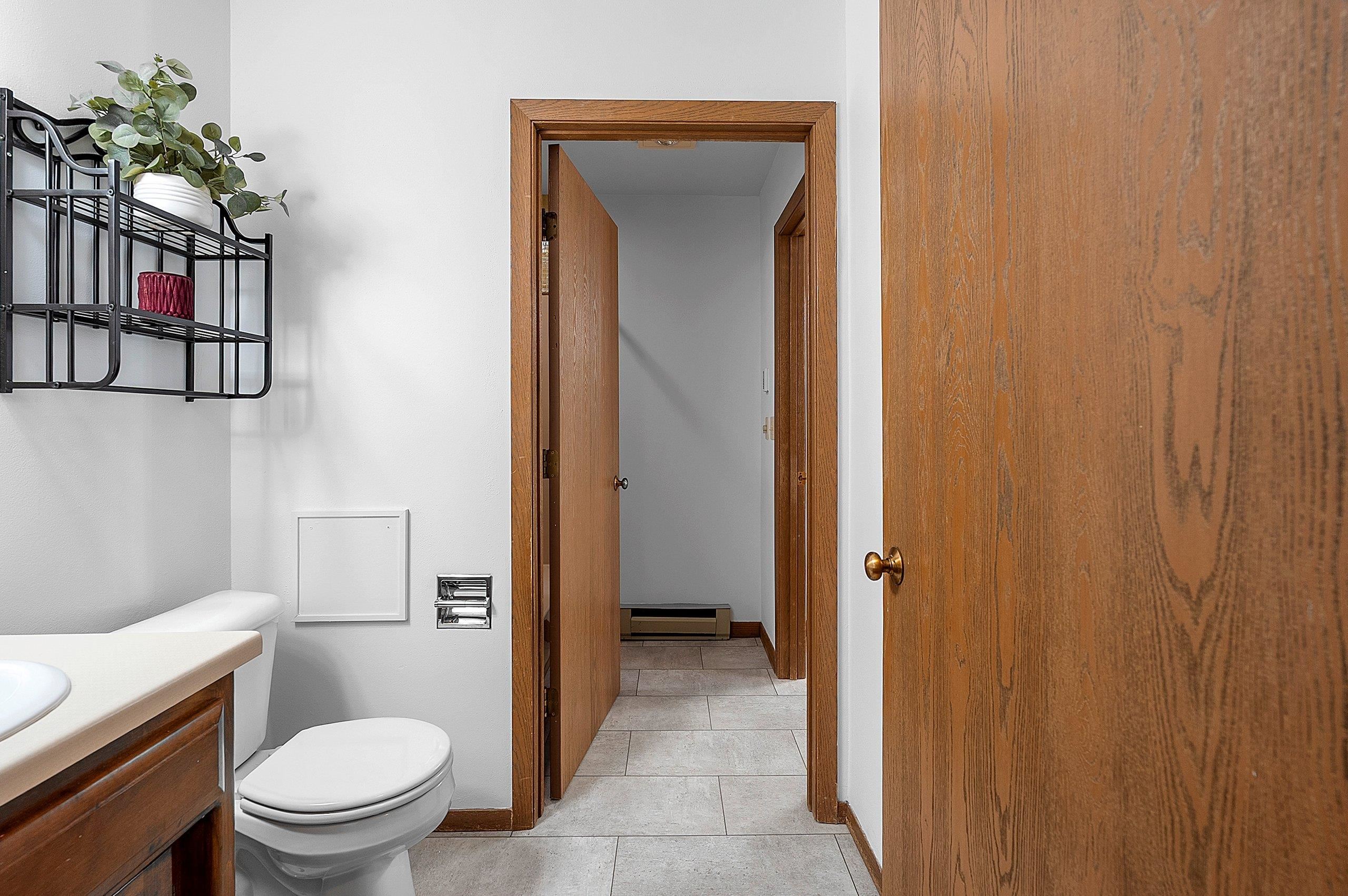 Neenah, Wisconsin 54956, United States, 2 Bedrooms Bedrooms, ,2 BathroomsBathrooms,Residential,Active,181983