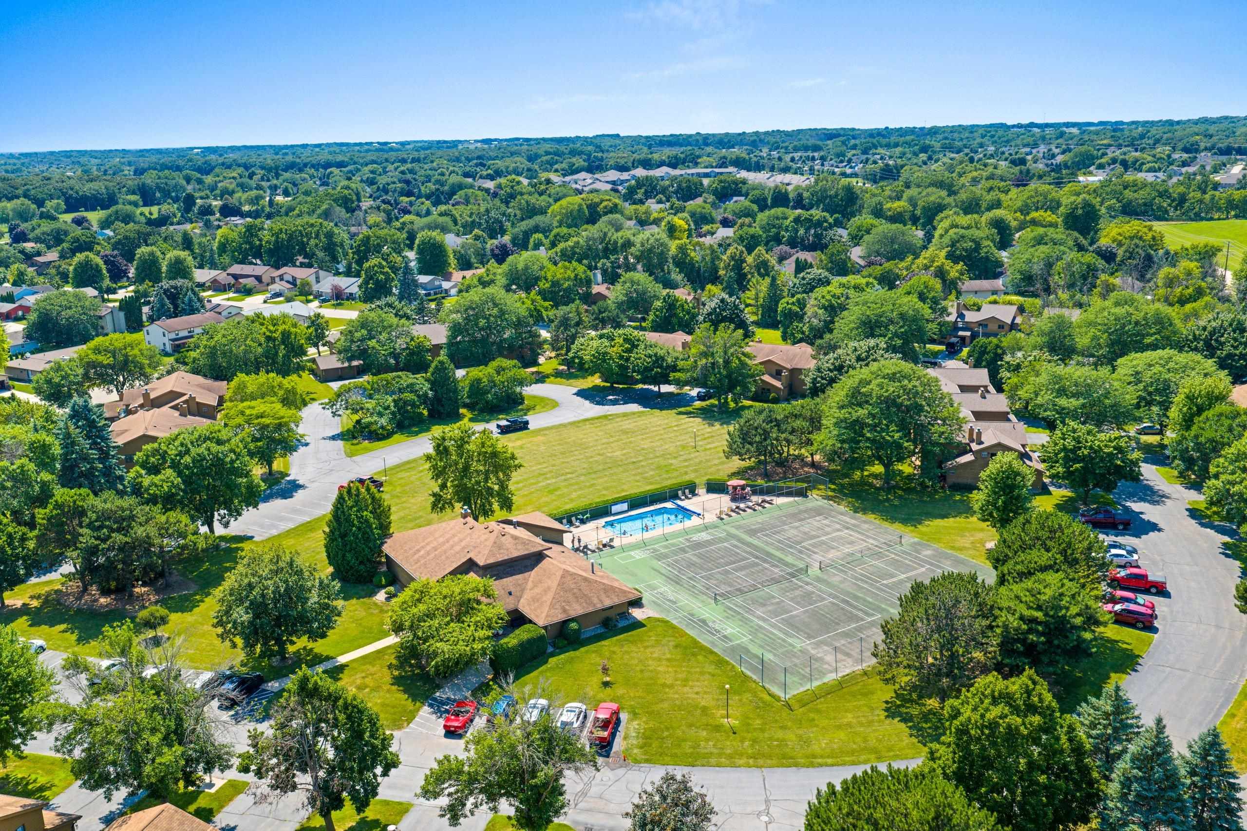 Neenah, Wisconsin 54956, United States, 2 Bedrooms Bedrooms, ,2 BathroomsBathrooms,Residential,Active,181983