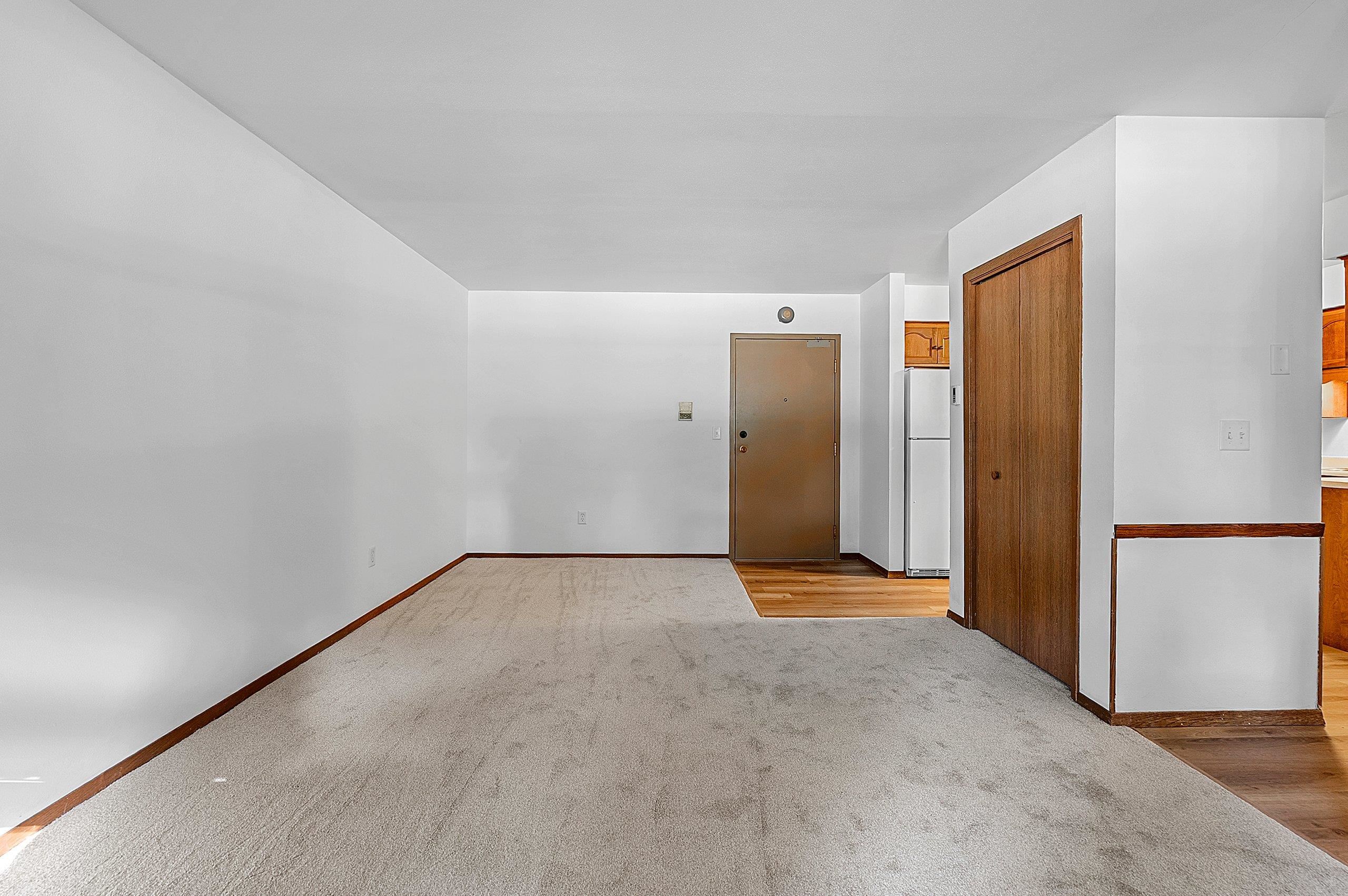 Neenah, Wisconsin 54956, United States, 2 Bedrooms Bedrooms, ,2 BathroomsBathrooms,Residential,Active,181983