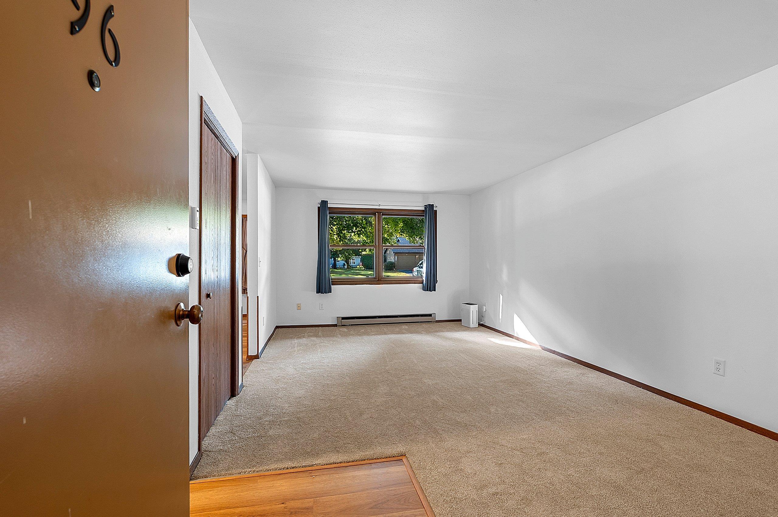 Neenah, Wisconsin 54956, United States, 2 Bedrooms Bedrooms, ,2 BathroomsBathrooms,Residential,Active,181983