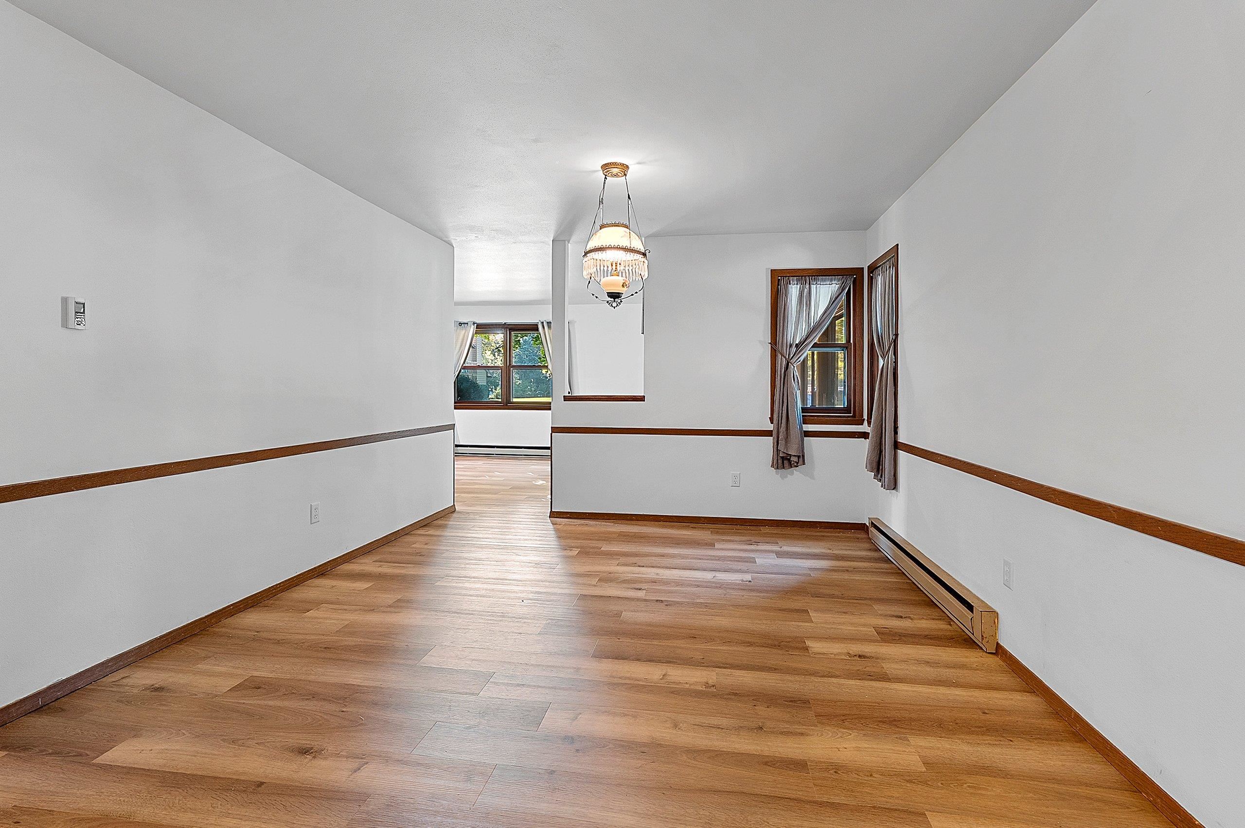 Neenah, Wisconsin 54956, United States, 2 Bedrooms Bedrooms, ,2 BathroomsBathrooms,Residential,Active,181983