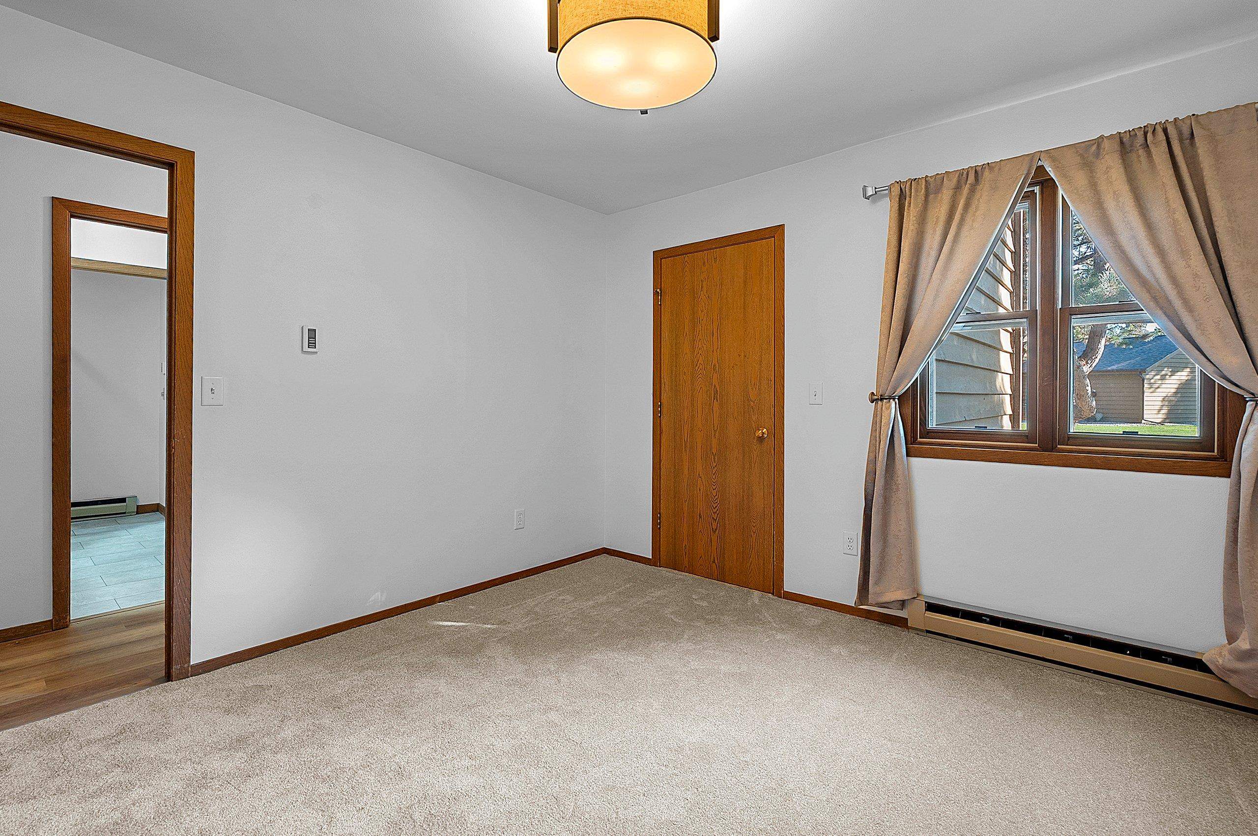 Neenah, Wisconsin 54956, United States, 2 Bedrooms Bedrooms, ,2 BathroomsBathrooms,Residential,Active,181983