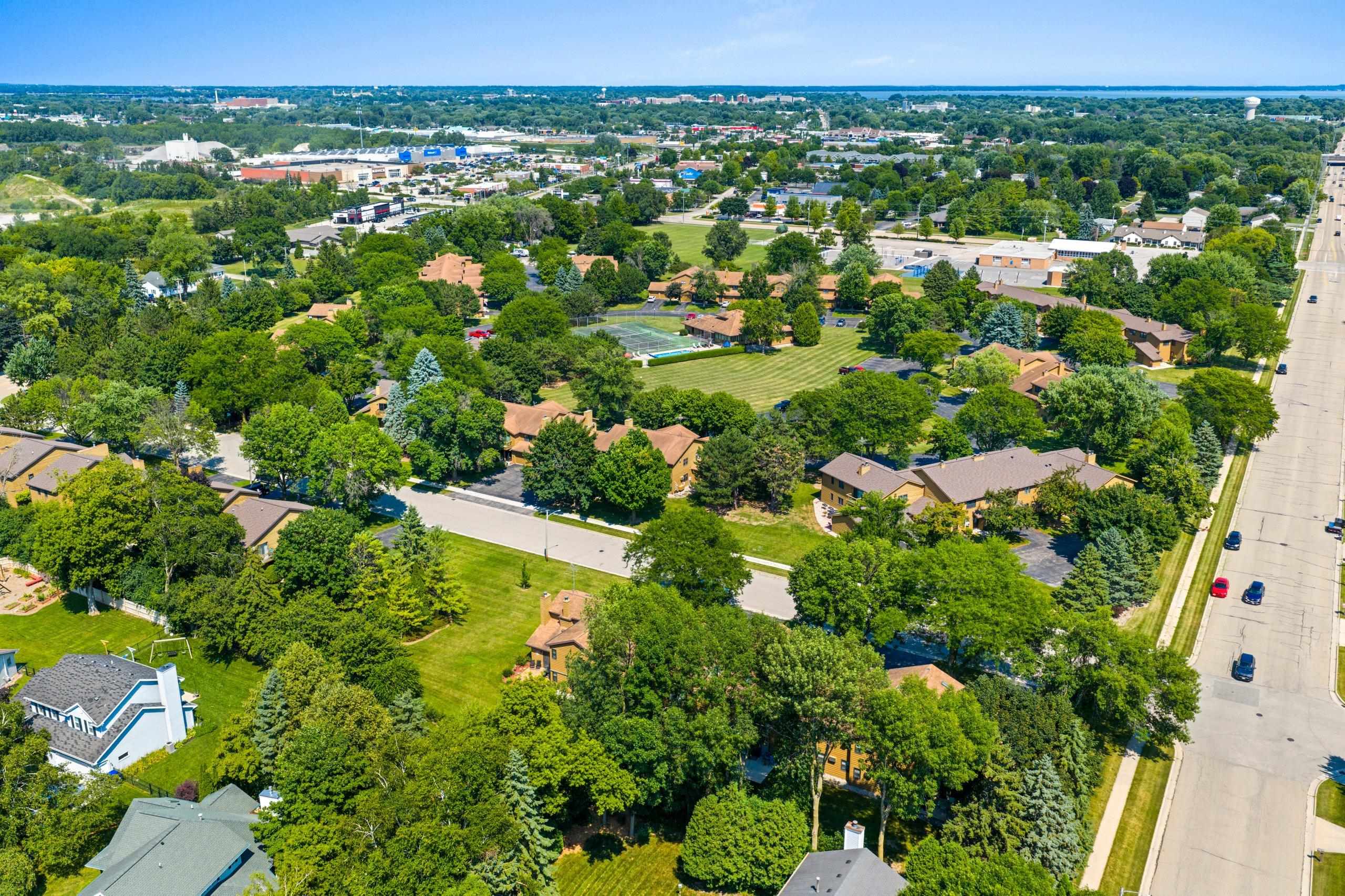 Neenah, Wisconsin 54956, United States, 2 Bedrooms Bedrooms, ,2 BathroomsBathrooms,Residential,Active,181983