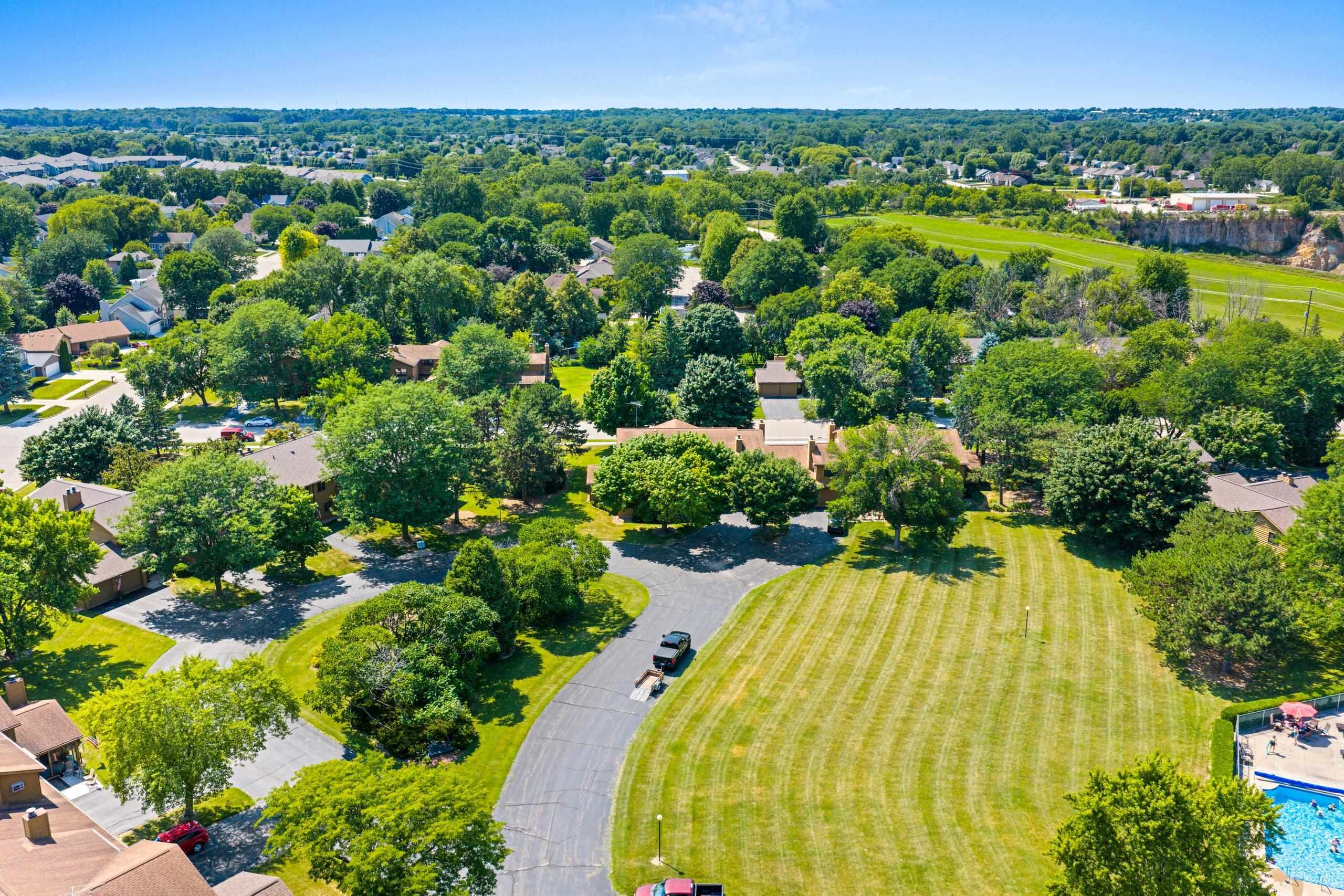 Neenah, Wisconsin 54956, United States, 2 Bedrooms Bedrooms, ,2 BathroomsBathrooms,Residential,Active,181983