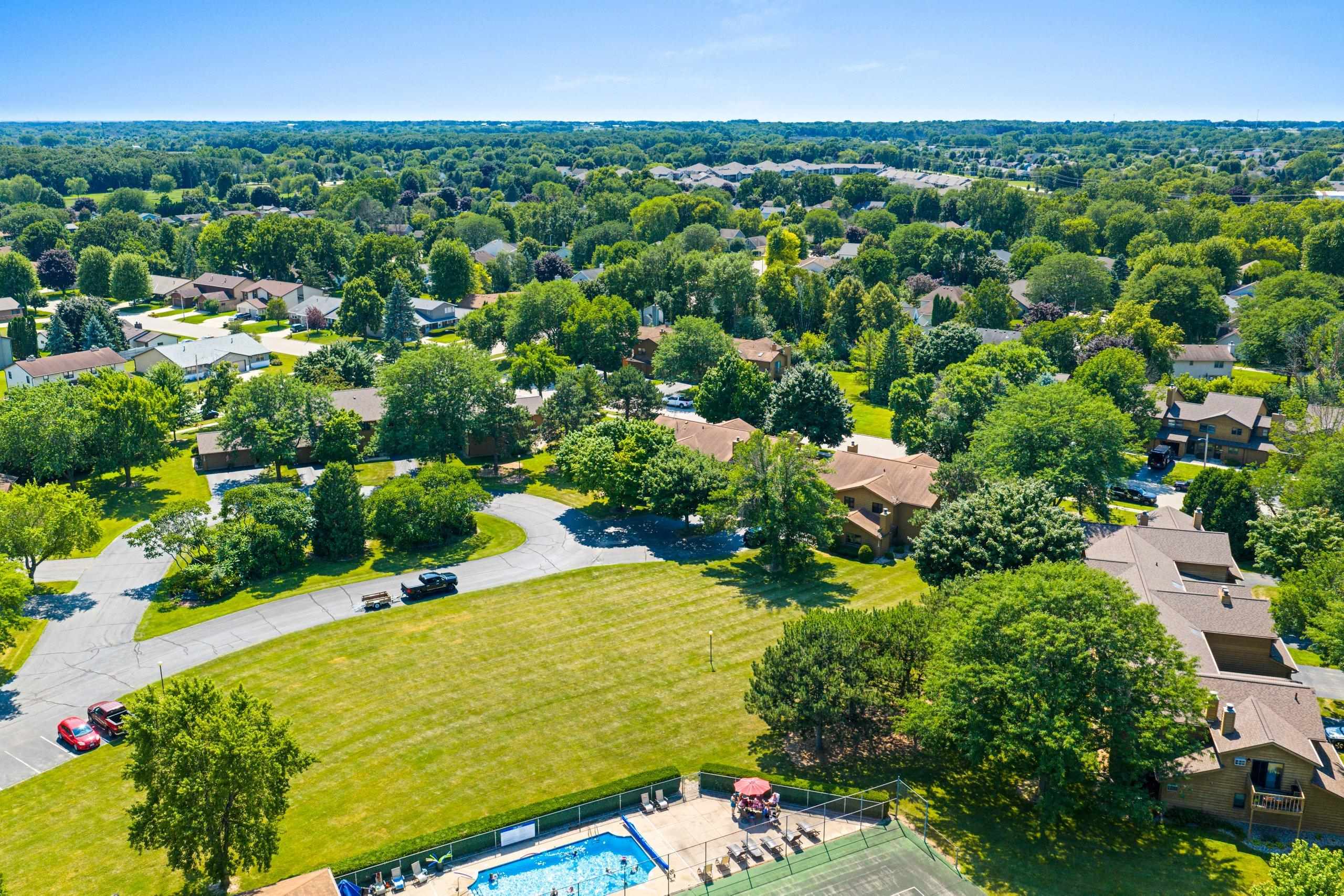 Neenah, Wisconsin 54956, United States, 2 Bedrooms Bedrooms, ,2 BathroomsBathrooms,Residential,Active,181983