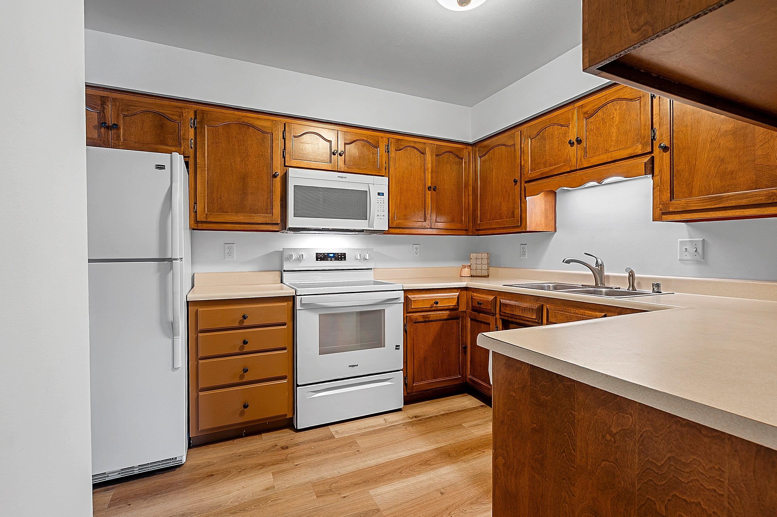 Neenah, Wisconsin 54956, United States, 2 Bedrooms Bedrooms, ,2 BathroomsBathrooms,Residential,Active,181983