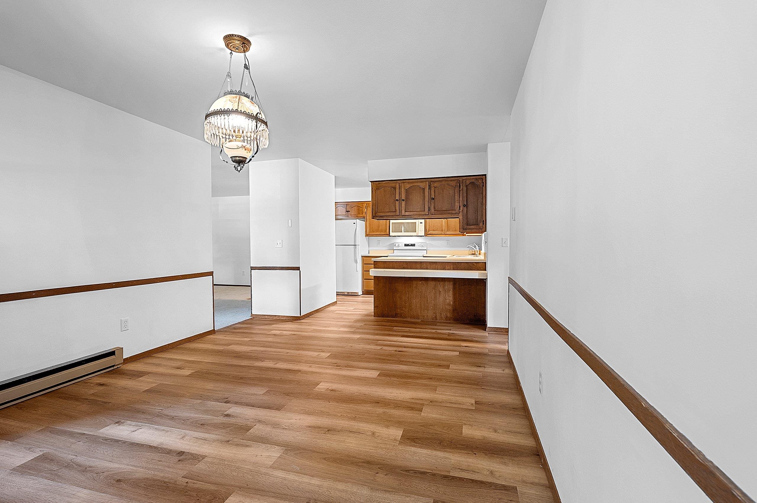 Neenah, Wisconsin 54956, United States, 2 Bedrooms Bedrooms, ,2 BathroomsBathrooms,Residential,Active,181983