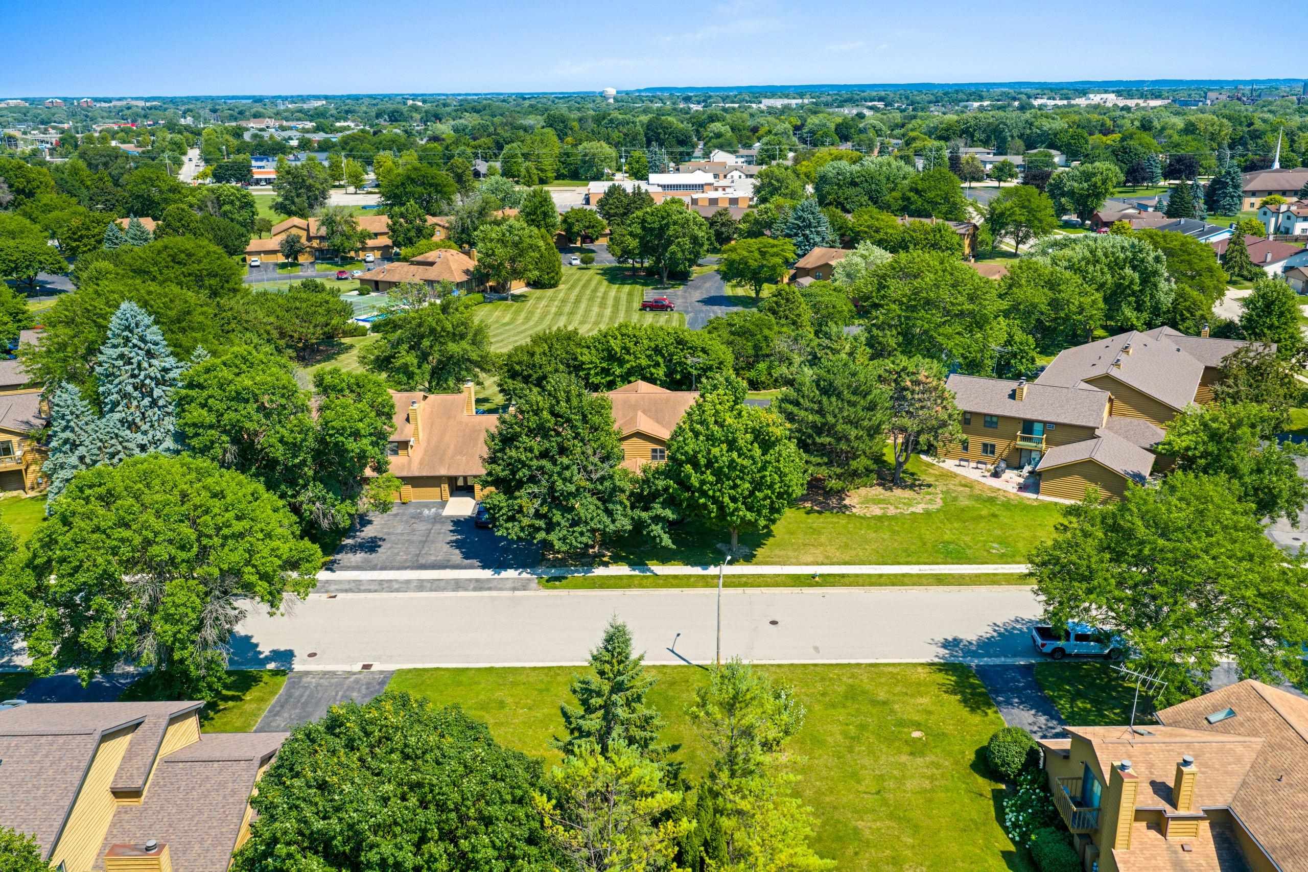 Neenah, Wisconsin 54956, United States, 2 Bedrooms Bedrooms, ,2 BathroomsBathrooms,Residential,Active,181983