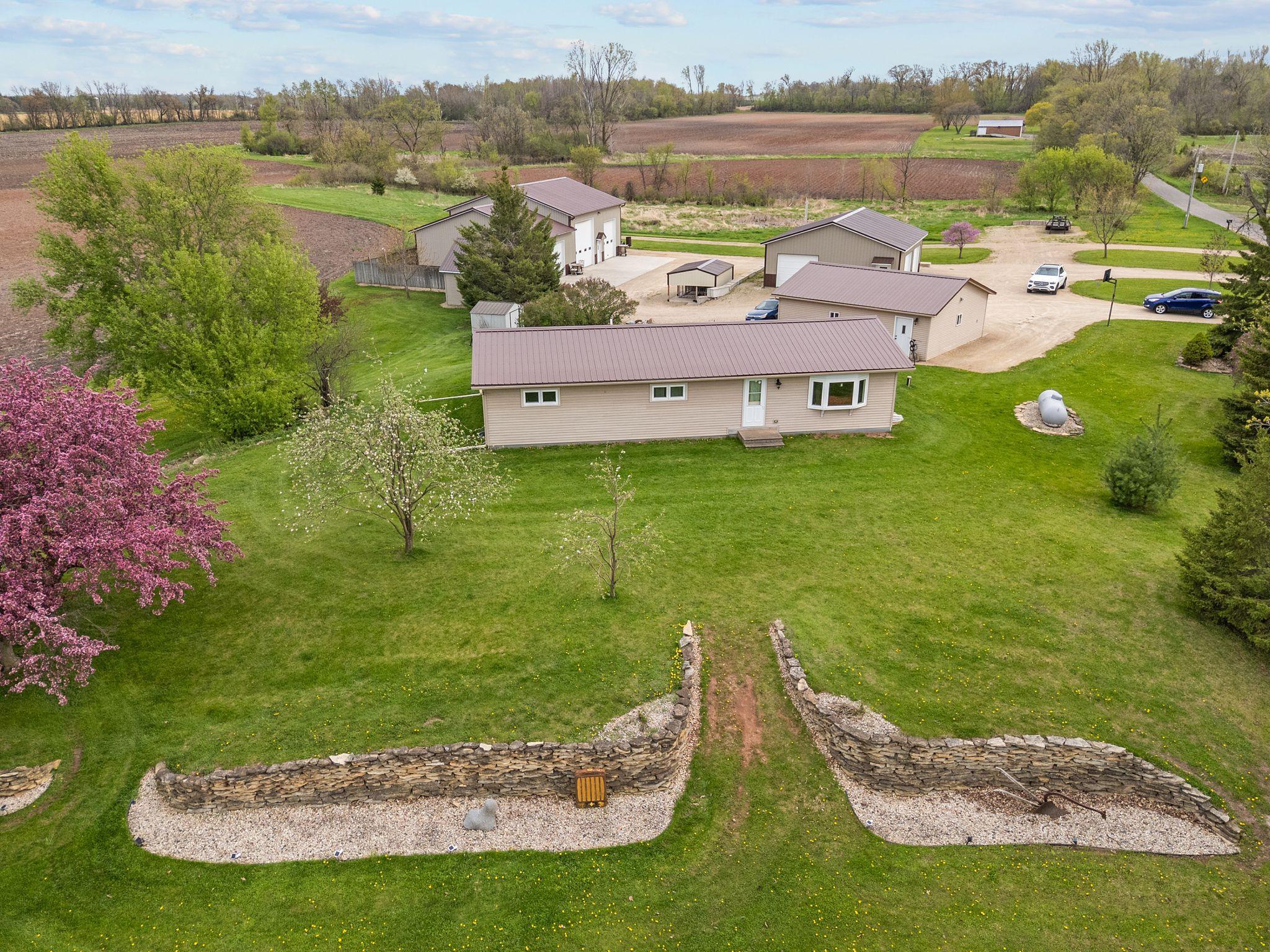 3290 QUARRY Drive