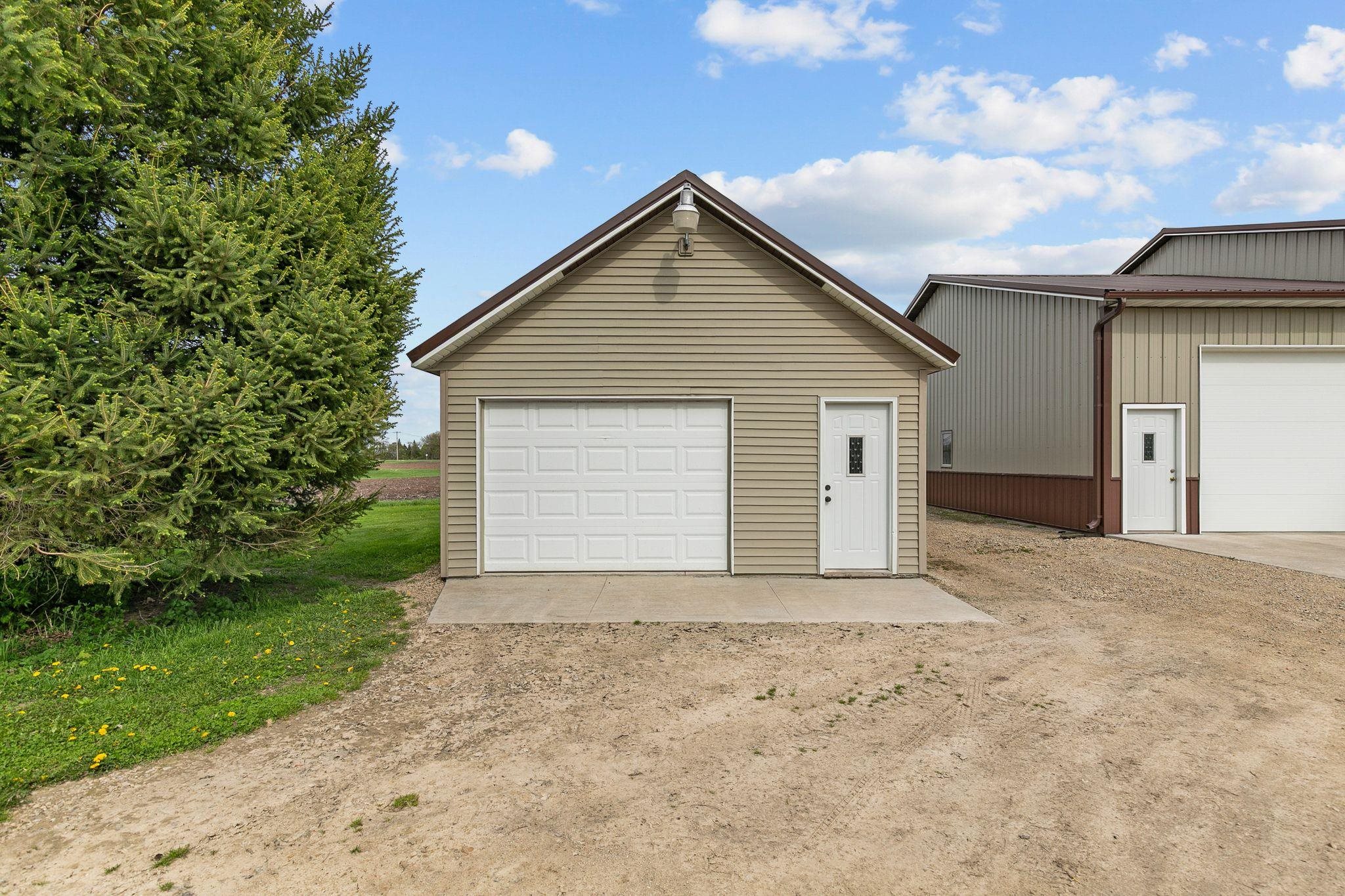 3290 QUARRY Drive