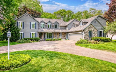 Photo of 28 W LAKE Road, MENASHA, WI 54952 (MLS # 50309319)