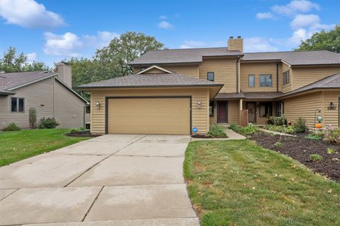 Photo of 1505 N BAY HIGHLANDS Drive, GREEN BAY, WI 54311 (MLS # 50316733)