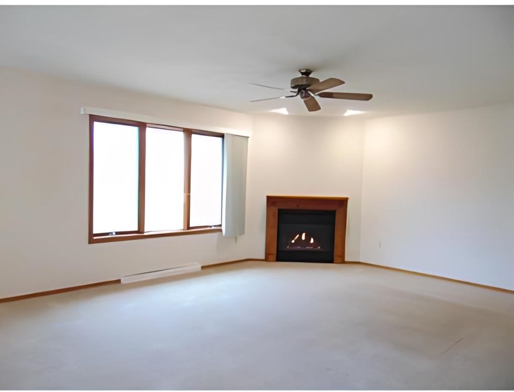 Photo of 2119 N CLOUDVIEW Drive, APPLETON, WI 54914 (MLS # 50321609)