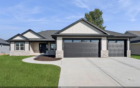Photo of 1338 HIGHLAND RIDGE Drive, DE PERE, WI 54115 (MLS # 50316167)